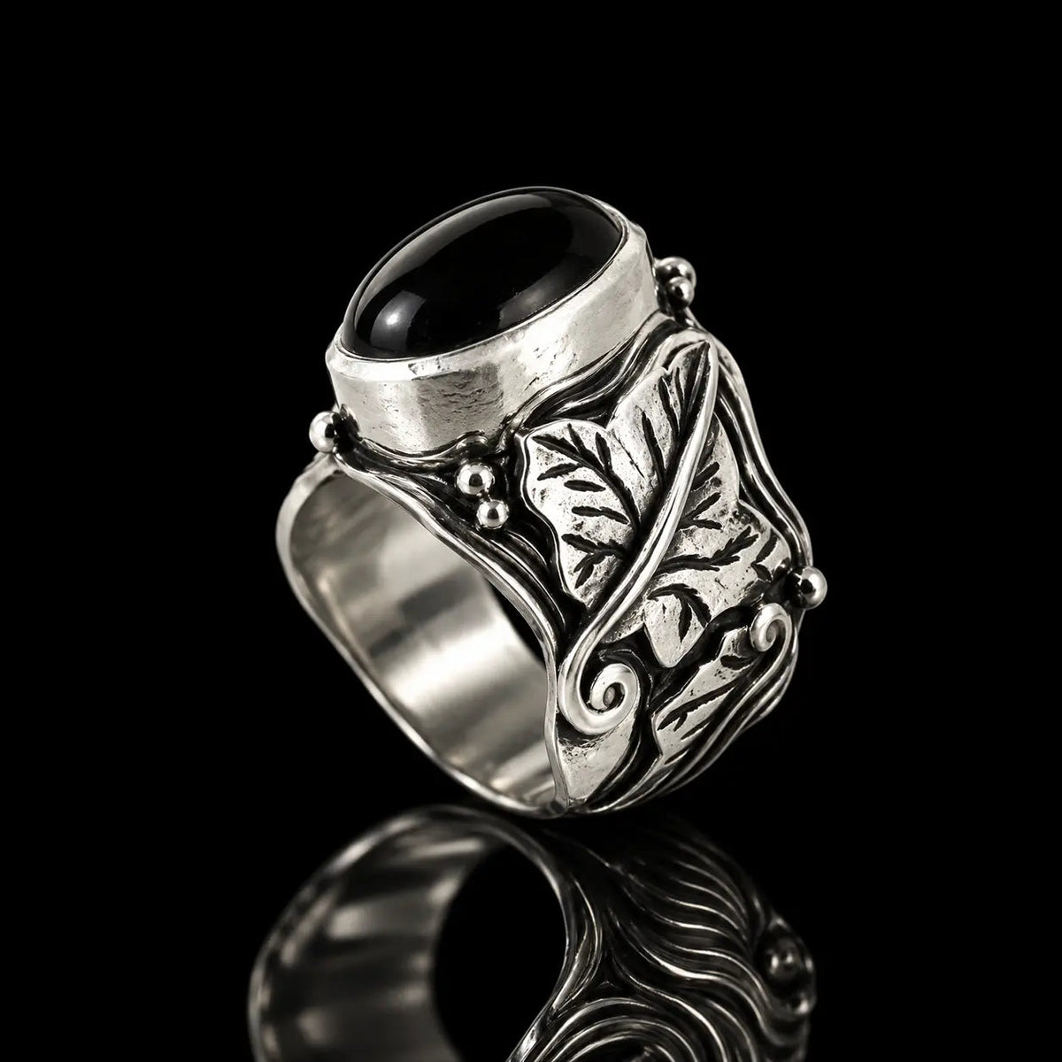 Ivy Leaf Ring Onyx - Curiouser Collective