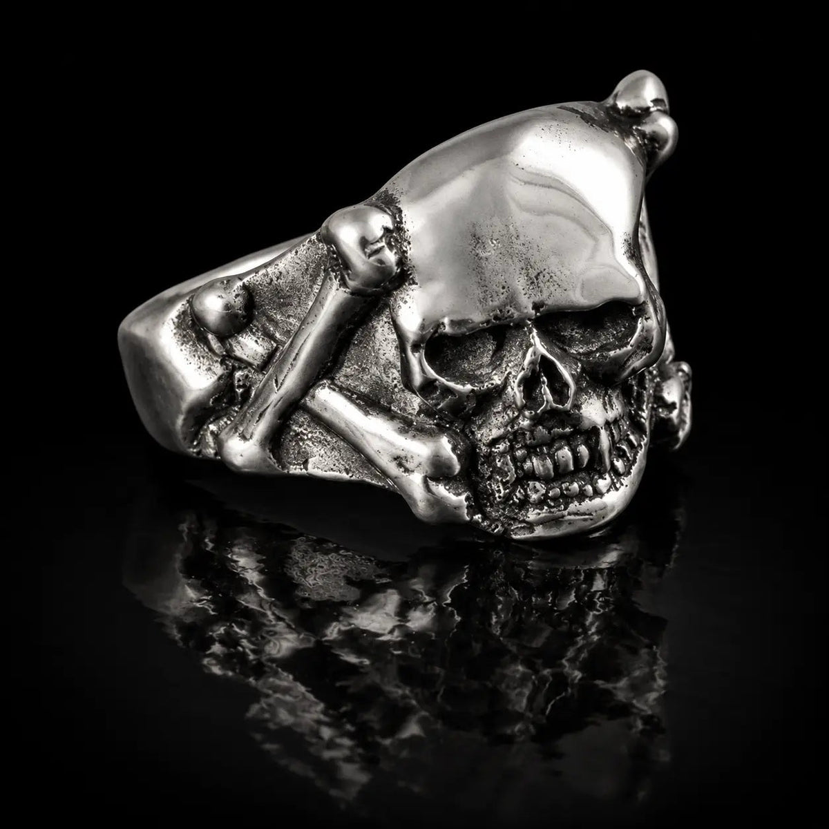Skull & Cross Bone Ring - Curiouser Collective