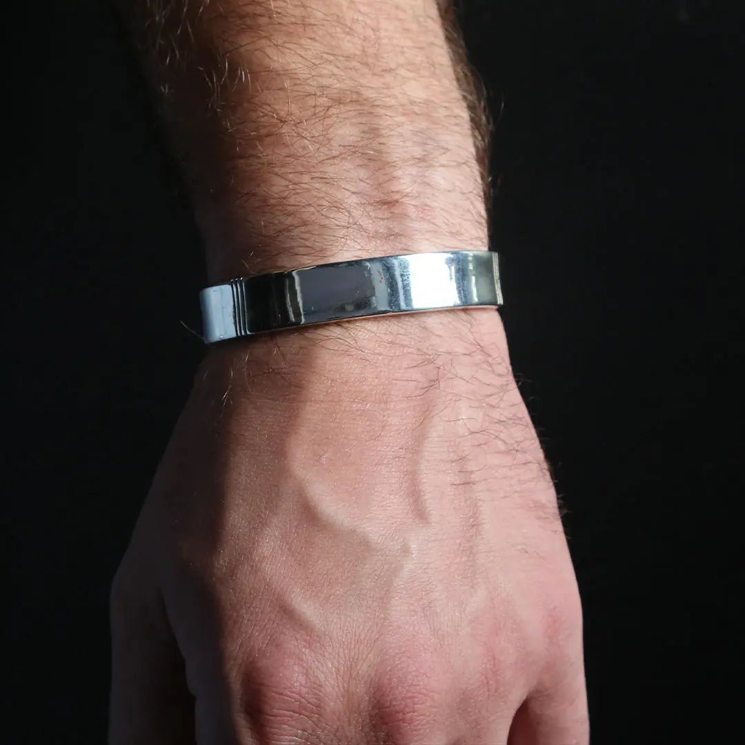 Thick Silver Bangle with Line Detail - 925 Sterling Silver - ZEIGMANS